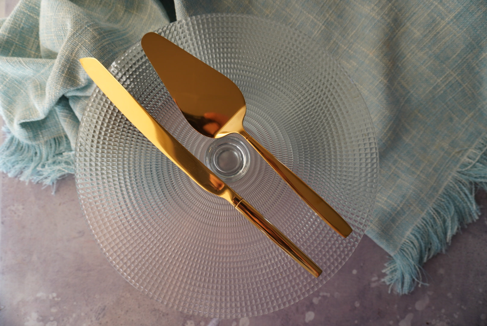 Golden Cake Carving Set