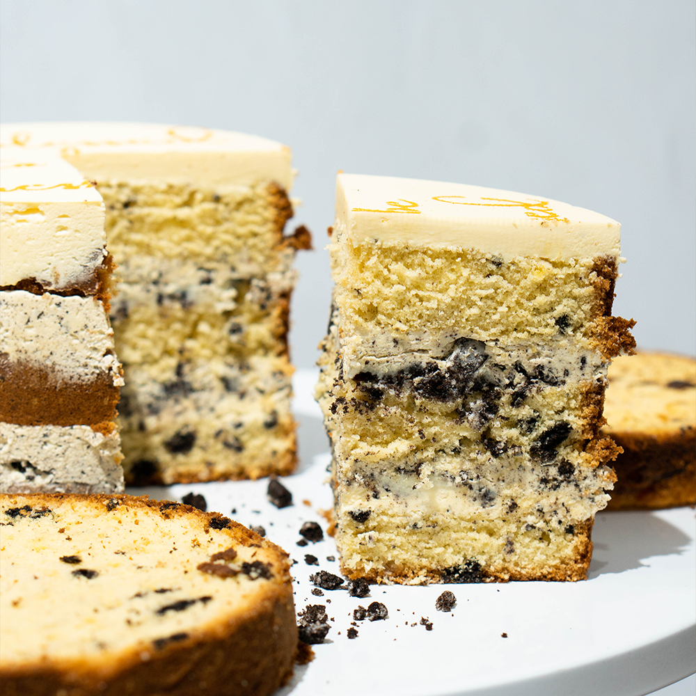 Oreo HBD Naked Mini Cake